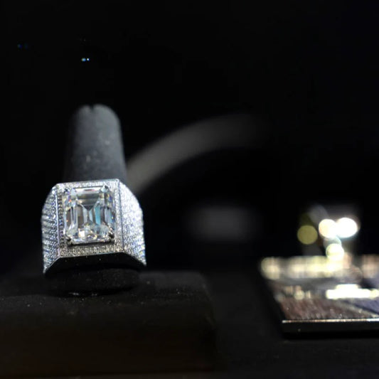 EMERALD MOISSANITE XL RING