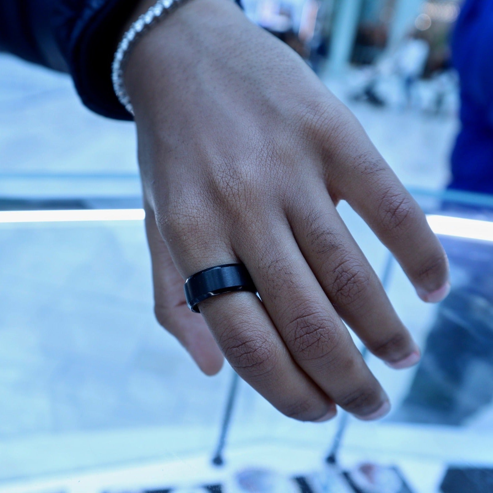 Roman " Shape your Reality"