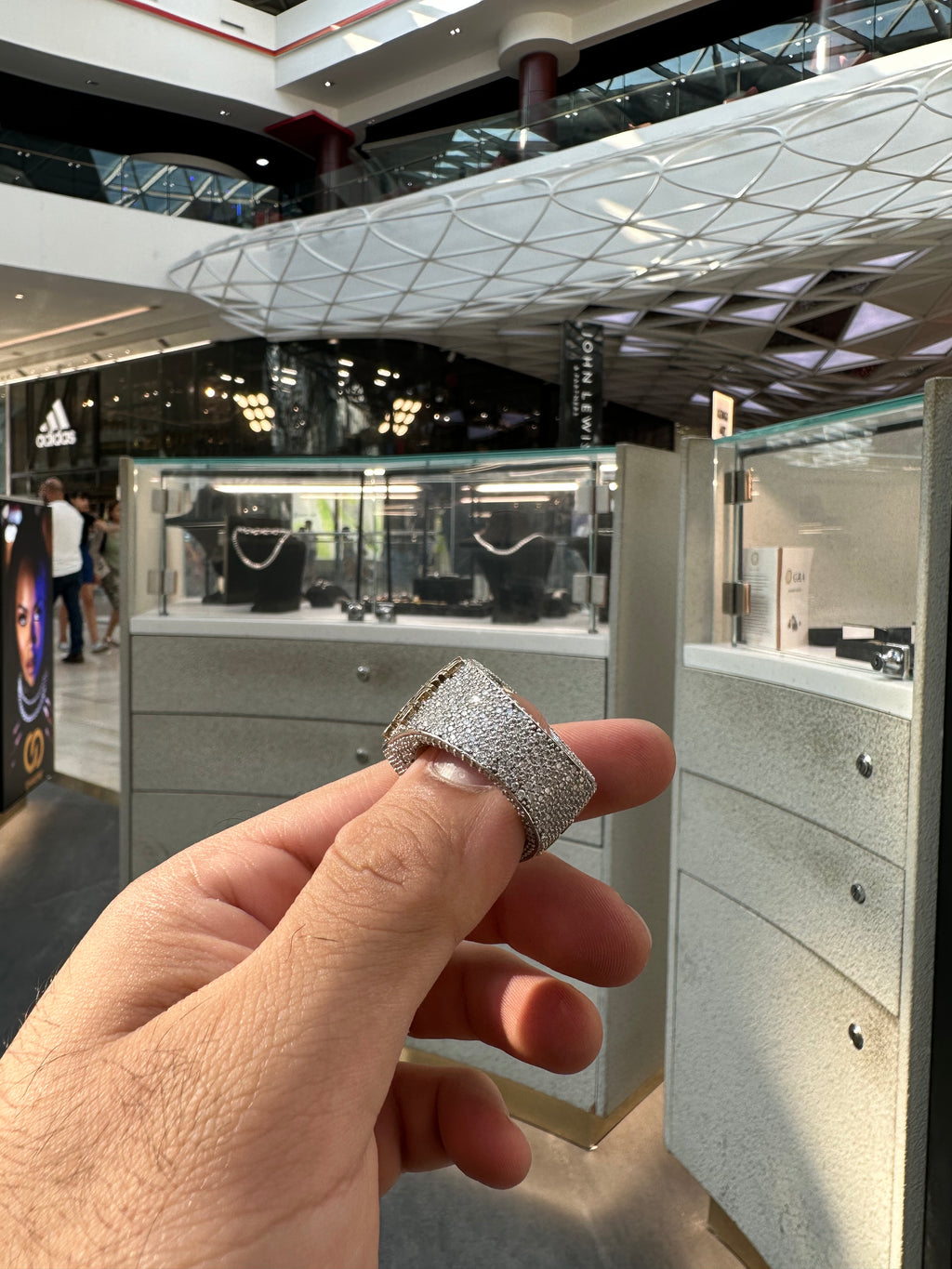 Guess the number of stones £100 REWARD