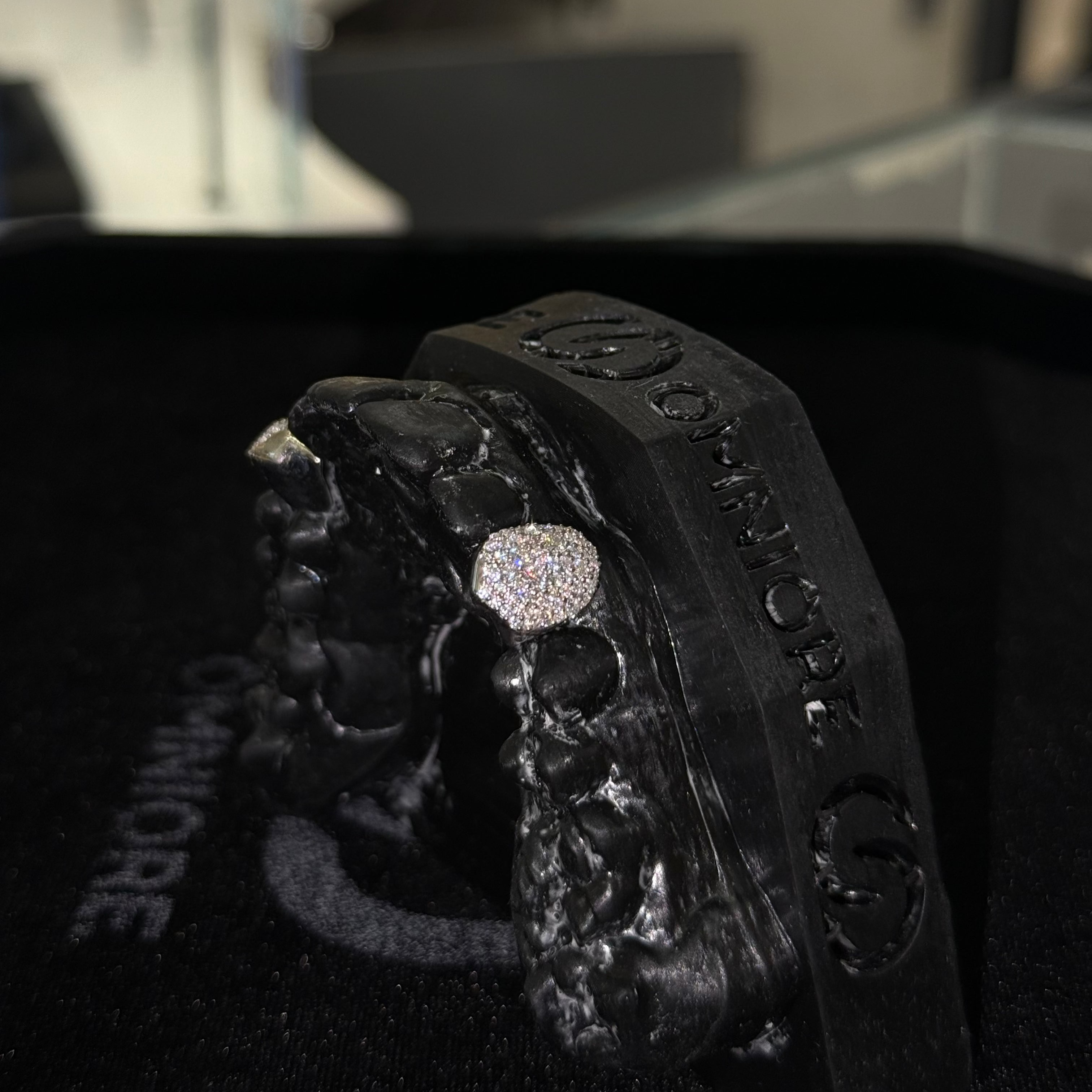 2 Diamond Caps | Mosaic Setting