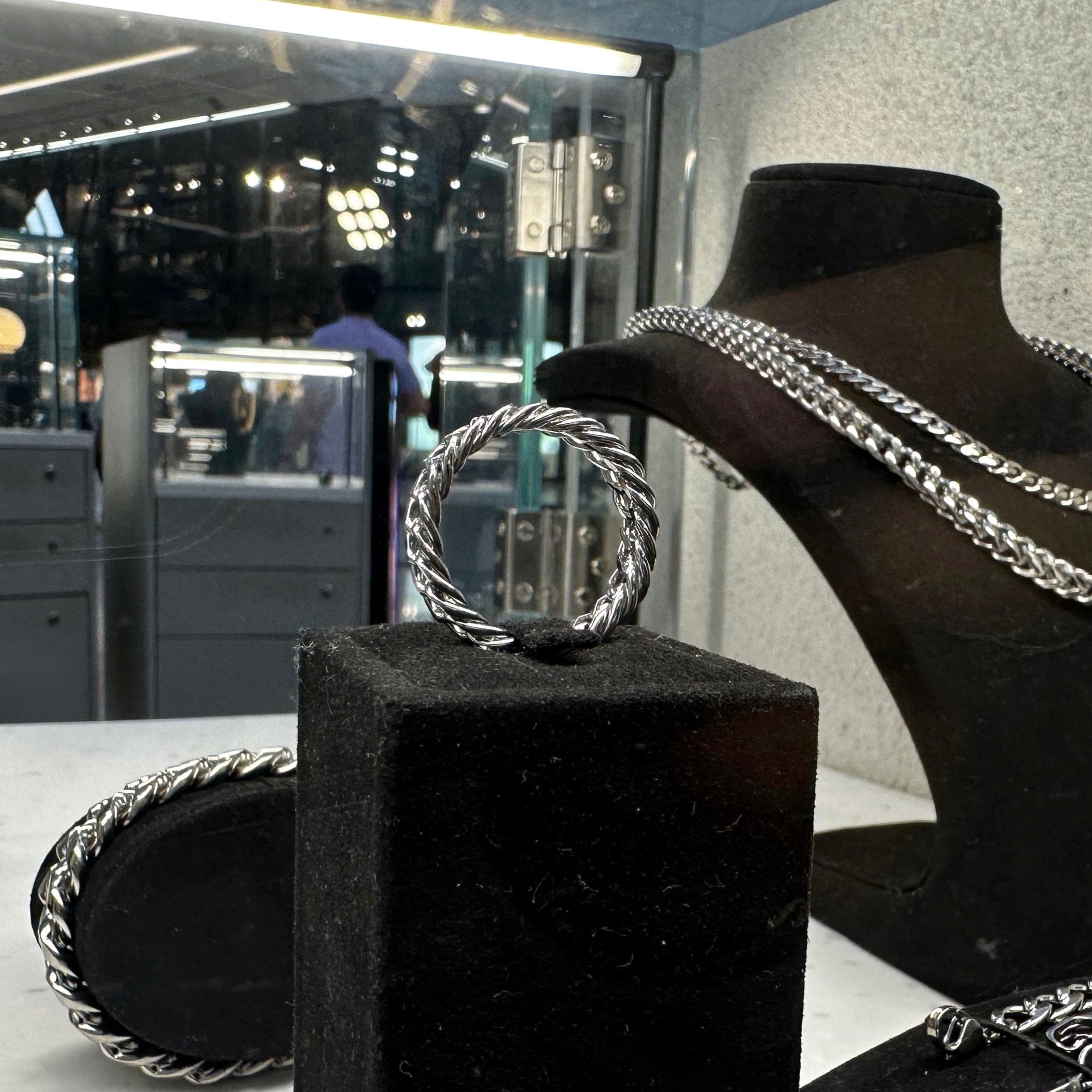 Cuban Rope Edged Polished Ring