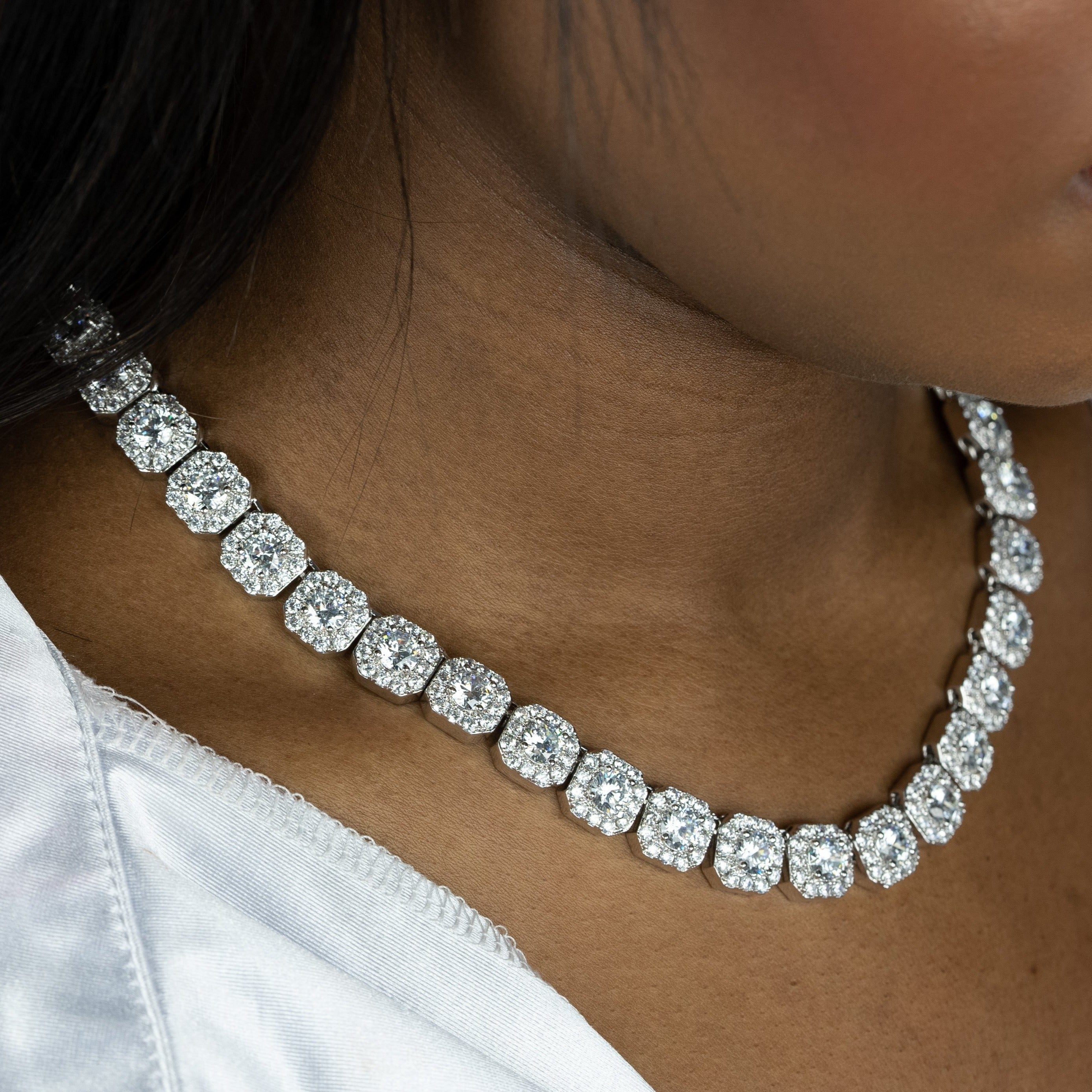 Solitaire Cluster Ladies Tennis Chain